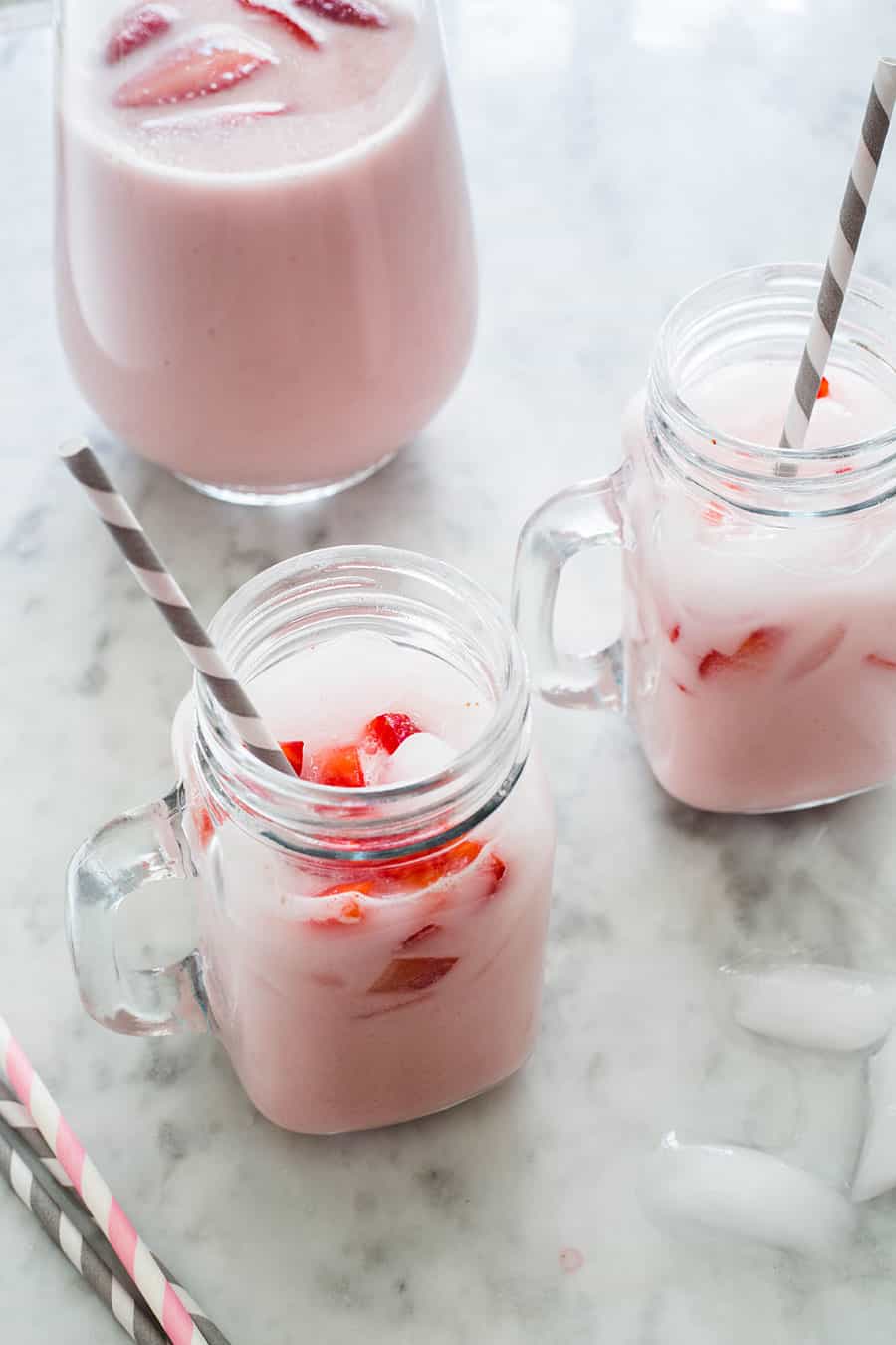 Glasses with strawberry horchata.