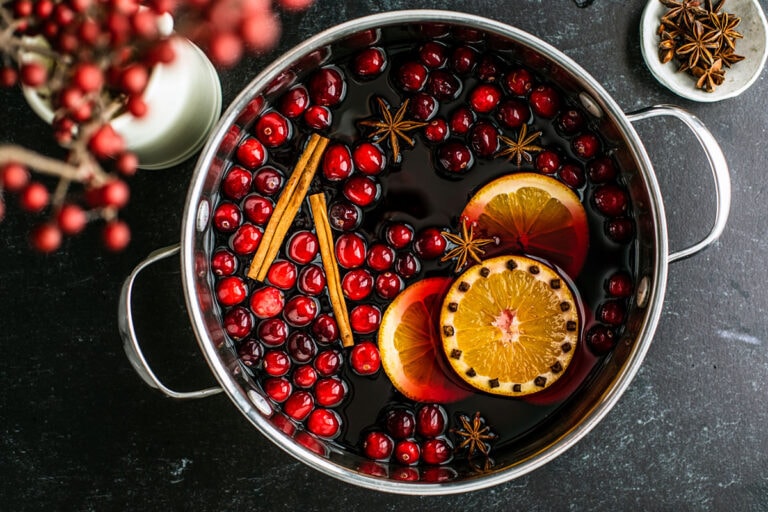 Merry Mixology: 10 Christmas Cocktails to Jingle Your Spirits
