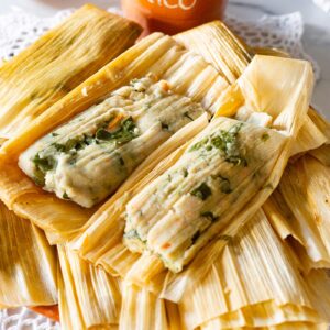 Tamales de acelgas con queso recipe.